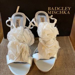 NWOT Badgley Mischka bridal heels